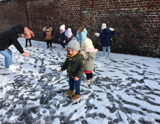 Bataille de boules de neige pour les TPS-PS